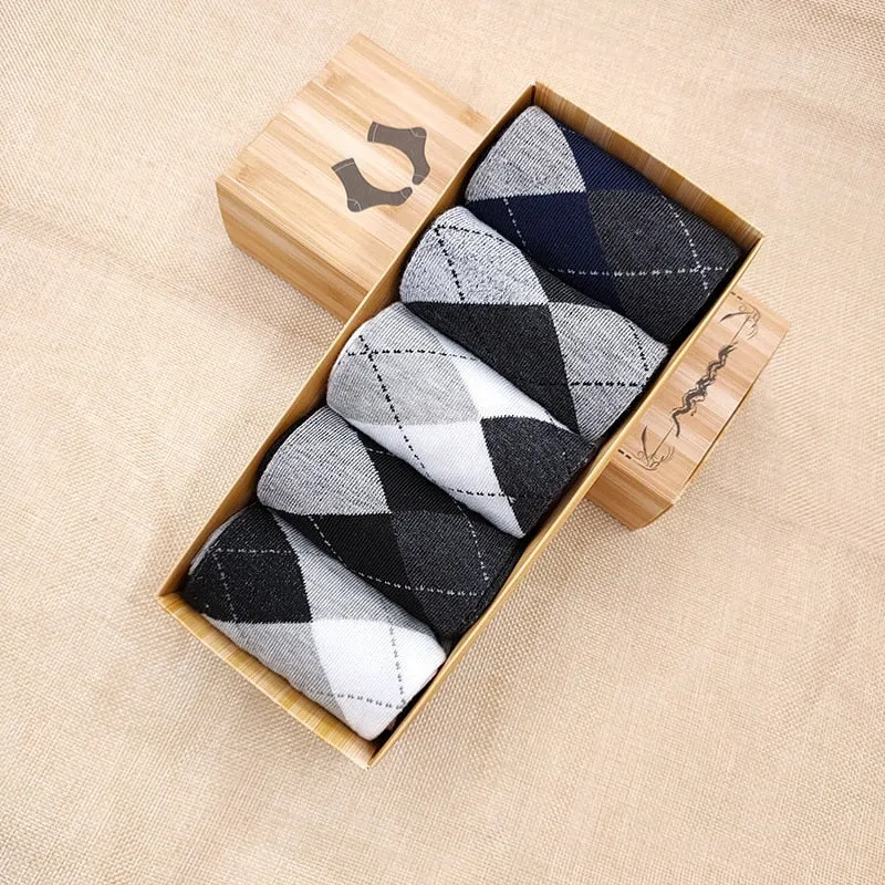 5 Pairs Breathable Men's Autumn/winter Polyester Cotton Plain Color Medium Tube Commercial Simple Casual Gift Boxes Socks