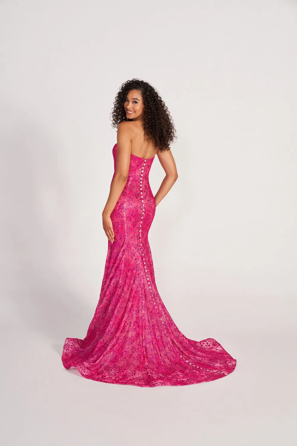 Certainly! To optimize the title of the Colette CL2048 Dresses for an e-commerce platform, we should include modifiers that highlight important features of the product, such as style, occasion, and unique aspects. Heres a revised version:

Colette CL2048 Elegant Evening Gown - Glamorous Formal Dress with Sequins and Lace for Special Occasions

This title now includes modifiers like Elegant, Glamorous, Formal Dress, Sequins, and Lace, which can attract customers looking for specific qualities in a dress.