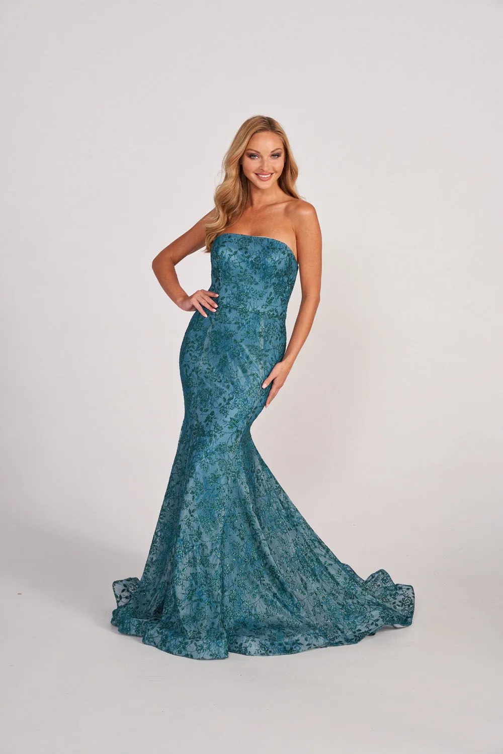 Certainly! To optimize the title of the Colette CL2048 Dresses for an e-commerce platform, we should include modifiers that highlight important features of the product, such as style, occasion, and unique aspects. Heres a revised version:

Colette CL2048 Elegant Evening Gown - Glamorous Formal Dress with Sequins and Lace for Special Occasions

This title now includes modifiers like Elegant, Glamorous, Formal Dress, Sequins, and Lace, which can attract customers looking for specific qualities in a dress.