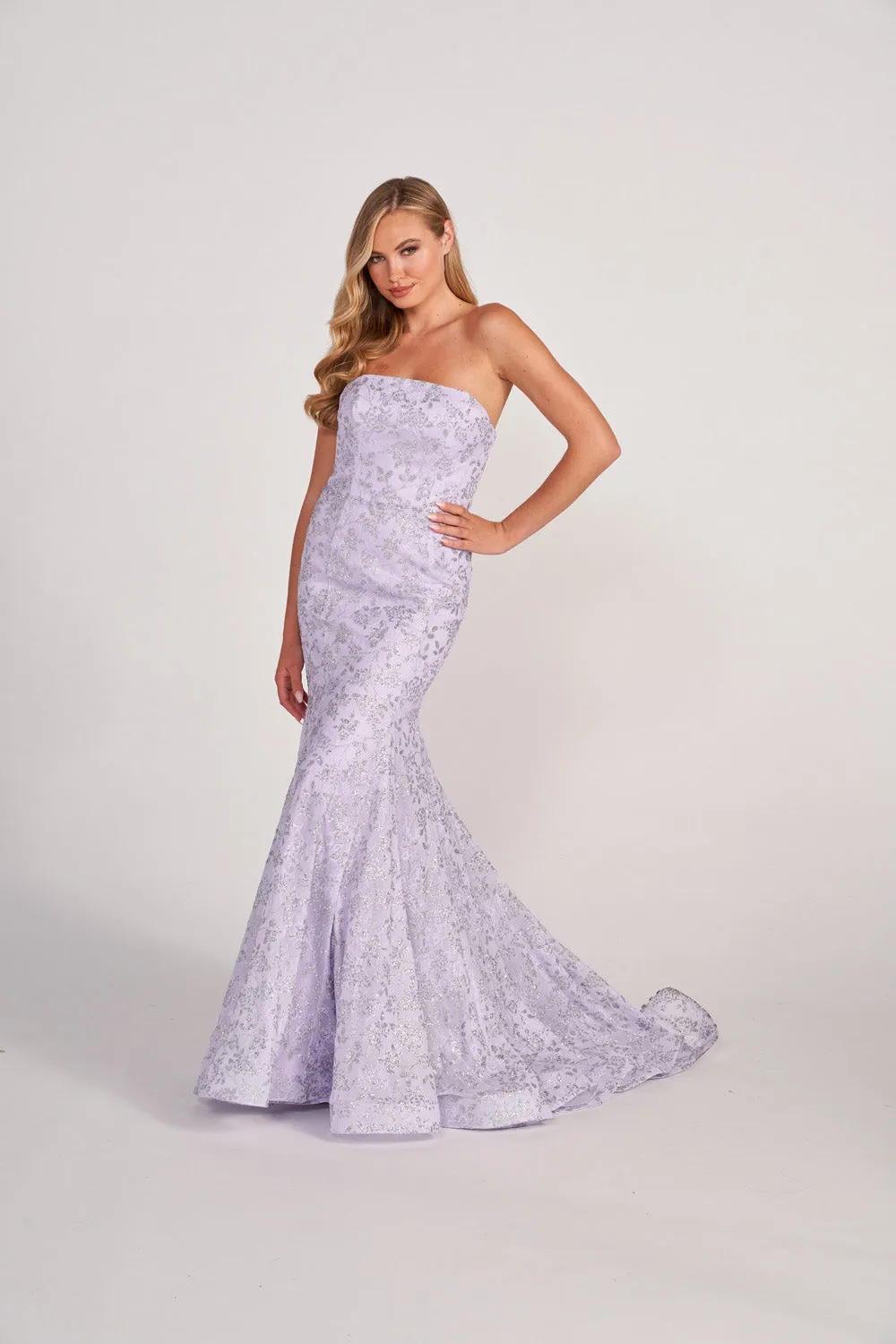 Certainly! To optimize the title of the Colette CL2048 Dresses for an e-commerce platform, we should include modifiers that highlight important features of the product, such as style, occasion, and unique aspects. Heres a revised version:

Colette CL2048 Elegant Evening Gown - Glamorous Formal Dress with Sequins and Lace for Special Occasions

This title now includes modifiers like Elegant, Glamorous, Formal Dress, Sequins, and Lace, which can attract customers looking for specific qualities in a dress.