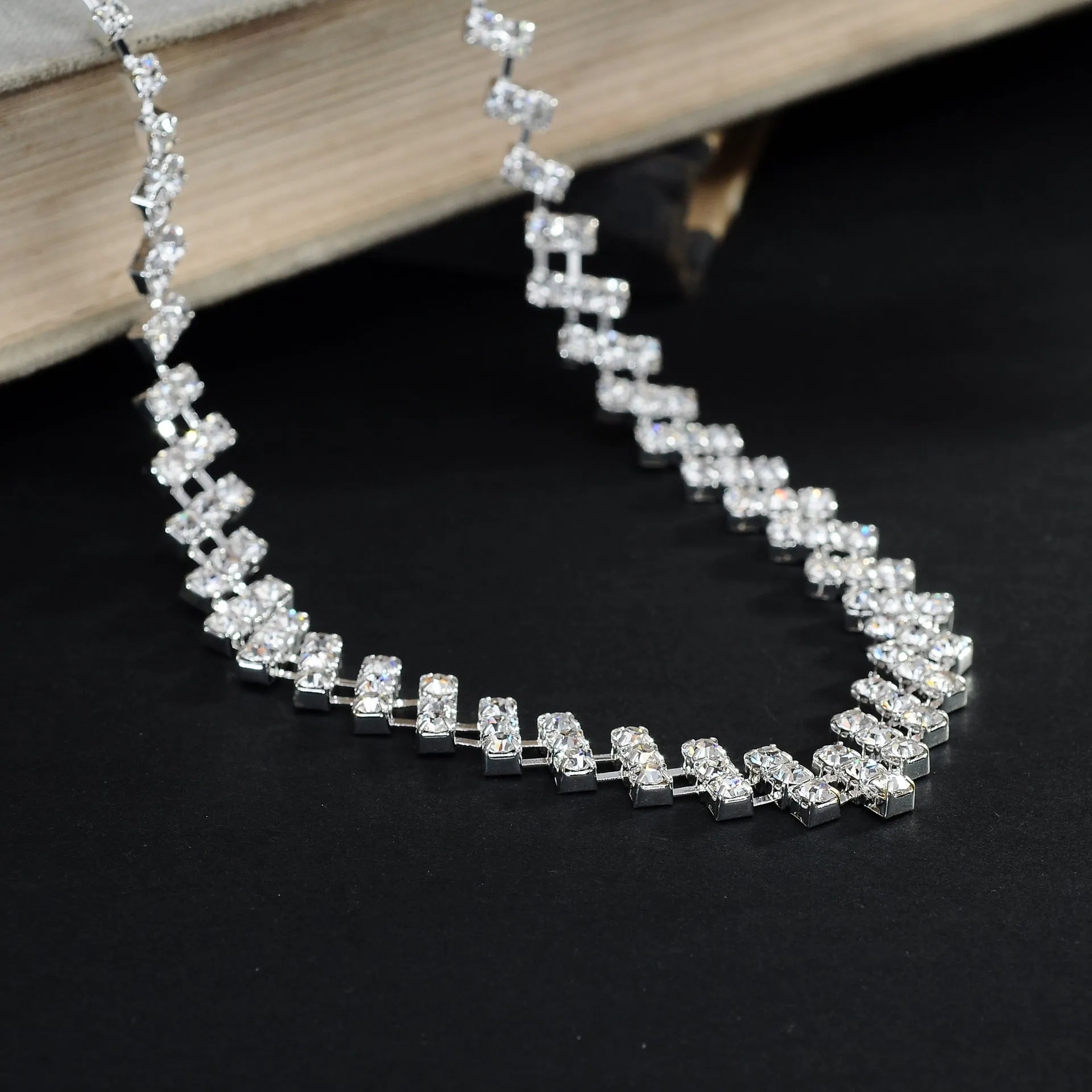 Luxury shiny necklace set